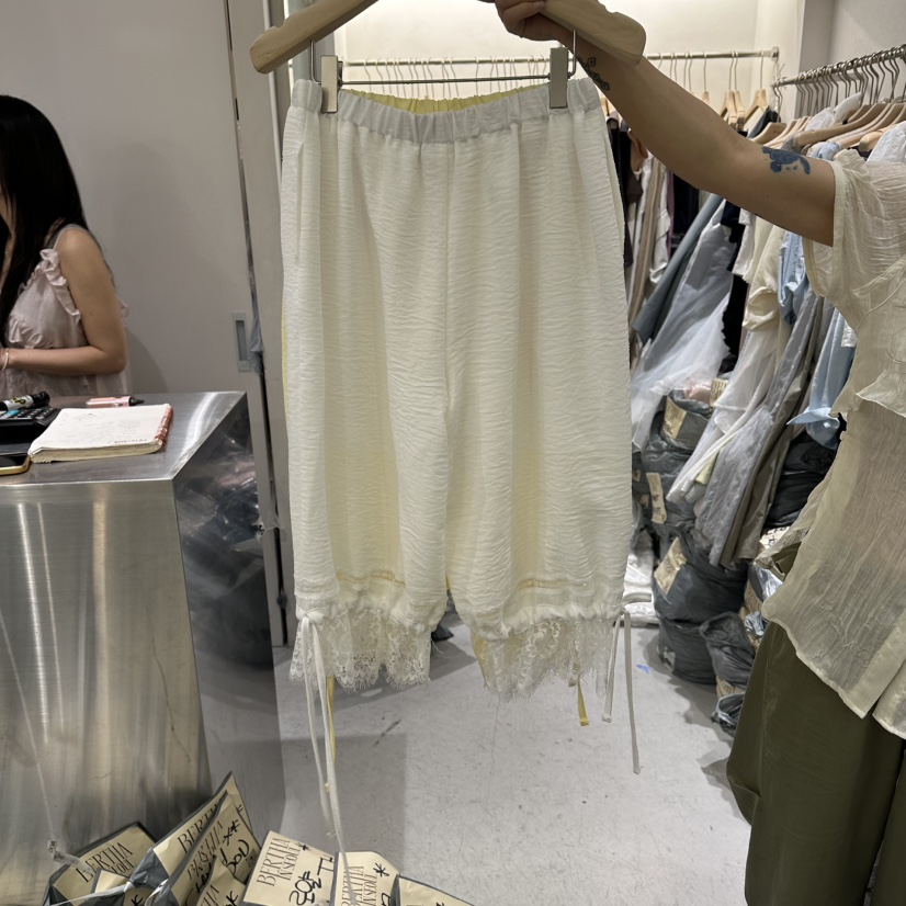 BERTHA韓國東大門代購女裝新款熱賣休閑時尚推薦短褲蕾絲BERTHA短褲圖色1