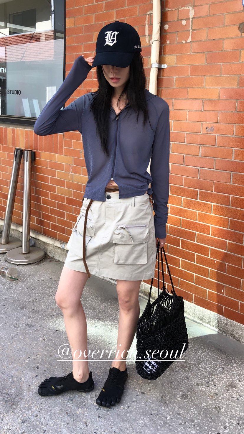 OVER RICH韓國東大門直郵女裝新品熱賣人氣長袖T恤網狀兜帽OVER RICH長袖T恤