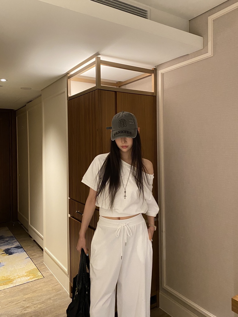 FOUREIGHT韓國東大門直郵女士新品時尚26春夏推薦職業衛衣FOUR EIGHT衛衣