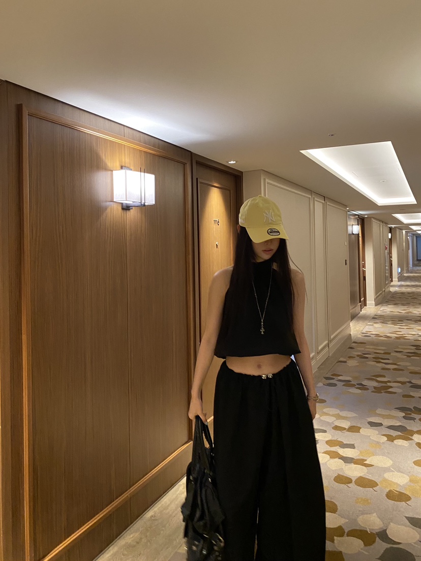 FOUREIGHT韓國代購女裝新款人氣26春夏職業熱賣推薦吊帶背心FOUR EIGHT吊帶/背心