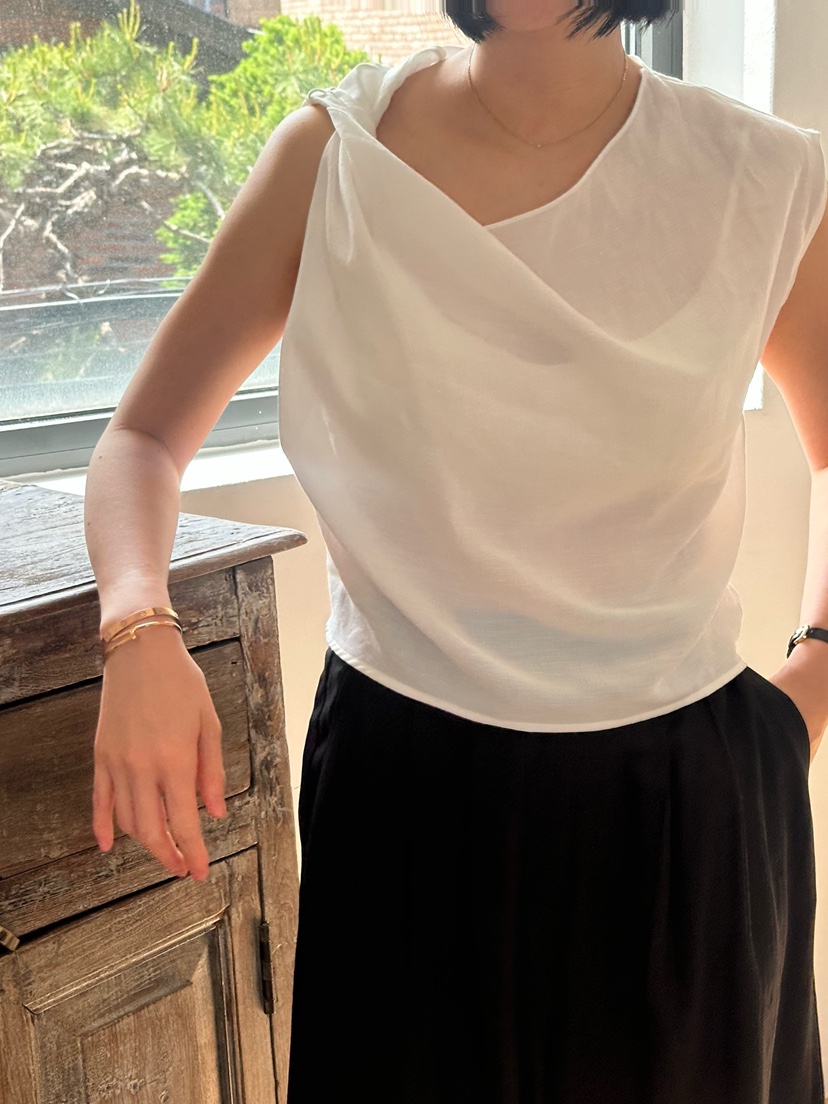 LE VASE韓國直郵女裝新品26春夏熱賣職業時尚推薦吊帶背心LE VASE吊帶/背心