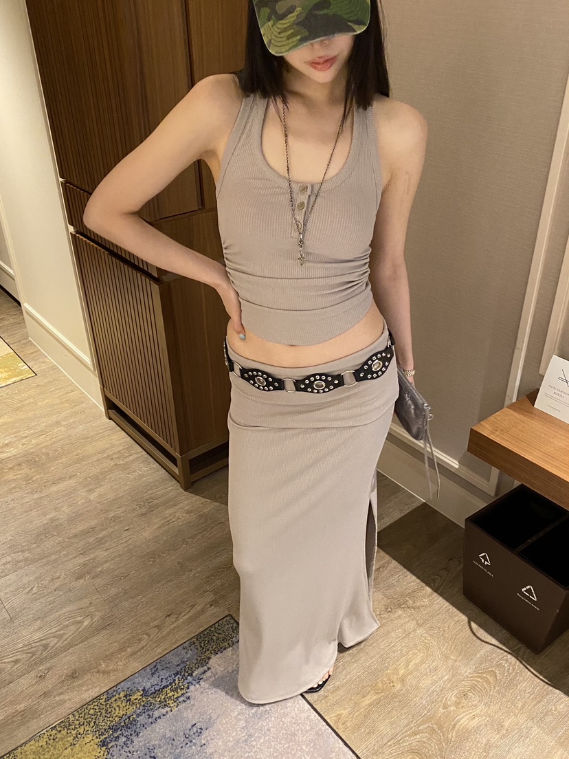 FOUREIGHT韓國直郵女裝新品人氣熱賣時尚職業26夏季吊帶背心FOUR EIGHT吊帶/背心