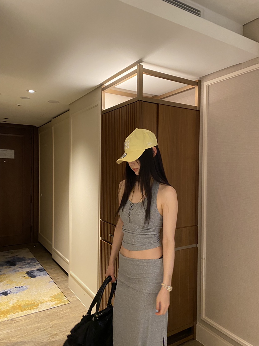 FOUREIGHT韓國直郵女裝新品人氣熱賣時尚職業26夏季吊帶背心FOUR EIGHT吊帶/背心