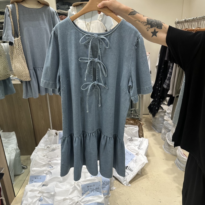 MELO東大門實拍韓國女裝新品時尚人氣職業推薦26春夏連衣裙緞MELO連衣裙