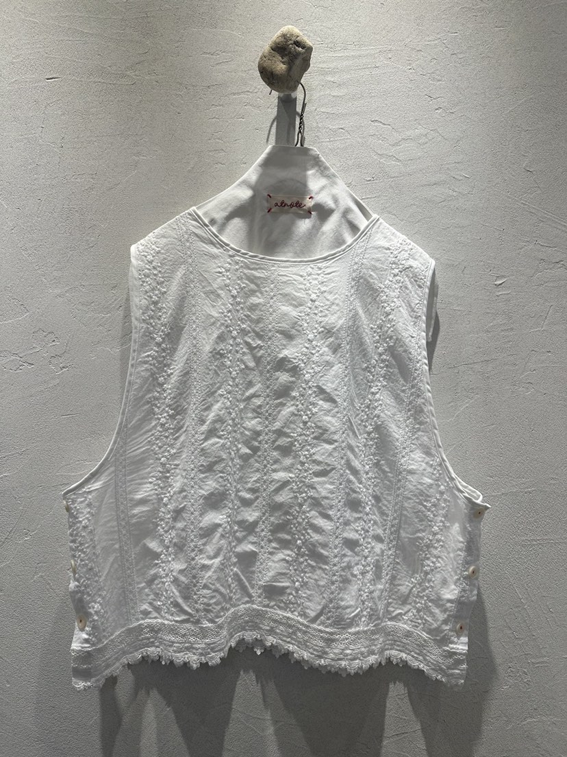 AT NOTE韓國代購女裝新款休閑熱賣人氣26春夏吊帶背心蕾絲AT NOTE吊帶/背心圖色1