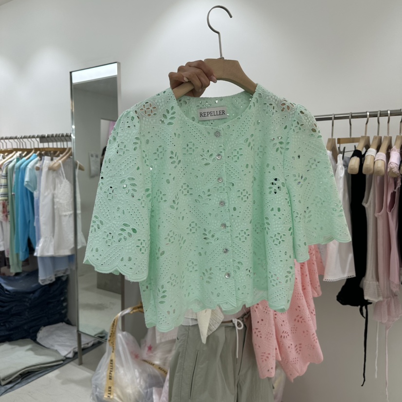 REPELLER韓國東大門直郵女裝新款熱賣26夏季襯衫蕾絲衫刺繡REPELLER襯衫/蕾絲衫圖色2