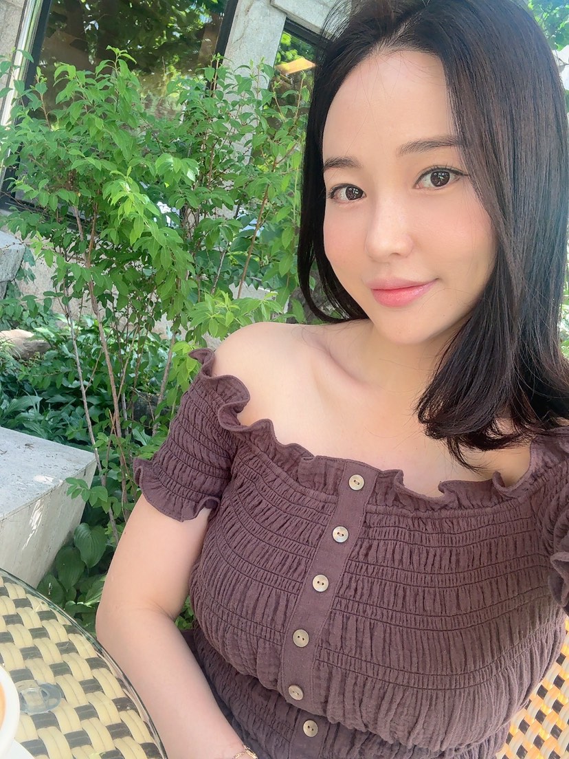 RIAH韓國東大門直郵女裝新款熱賣時尚26春夏襯衫蕾絲衫紗布RIAH襯衫/蕾絲衫