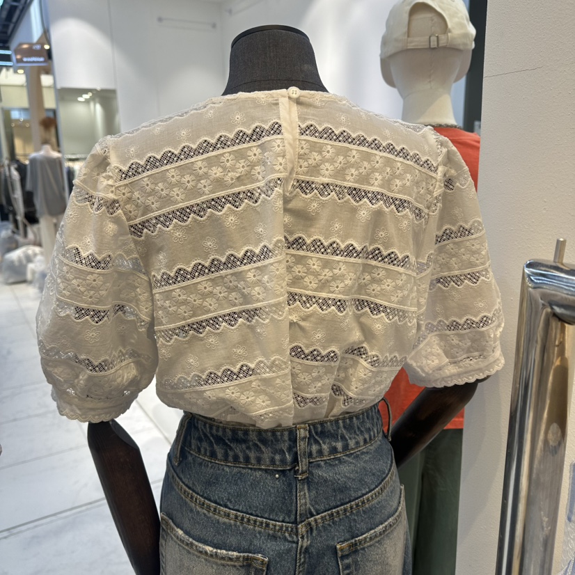 2nd B-S韓國代購女士新品26夏季熱賣襯衫蕾絲衫刺繡花朵2nd B-S襯衫/蕾絲衫
