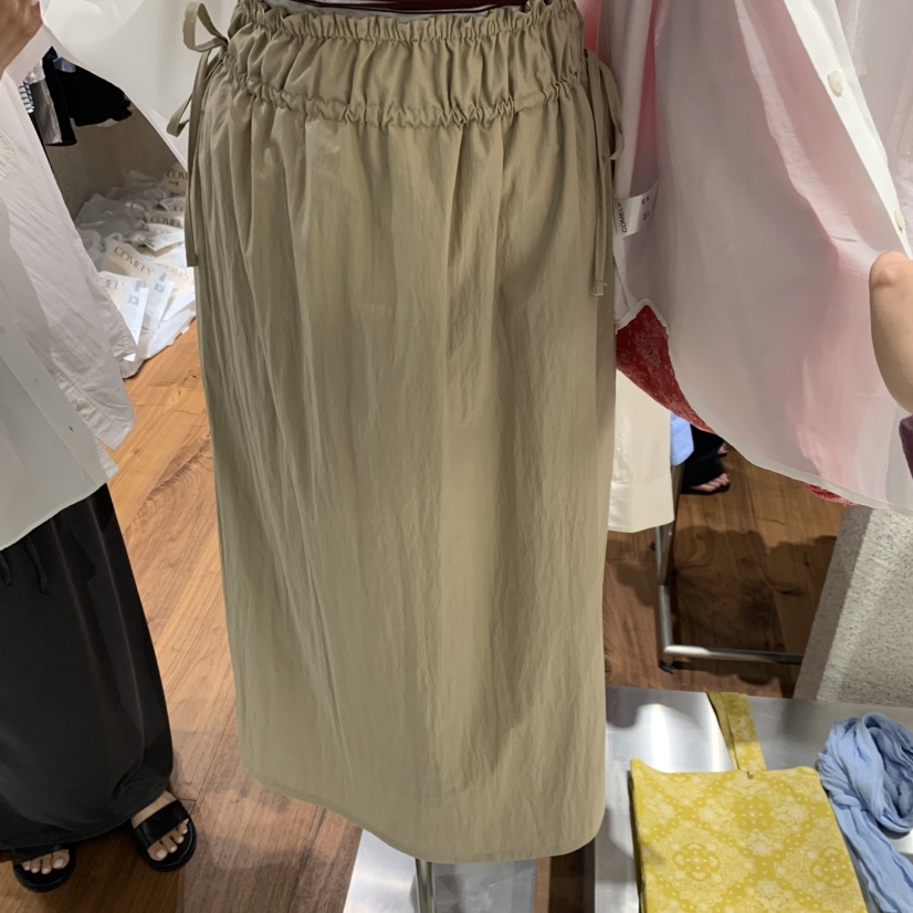 COMELY韓國直郵女士新款26春夏職業時尚推薦26夏季熱賣長裙COMELY長裙圖色1