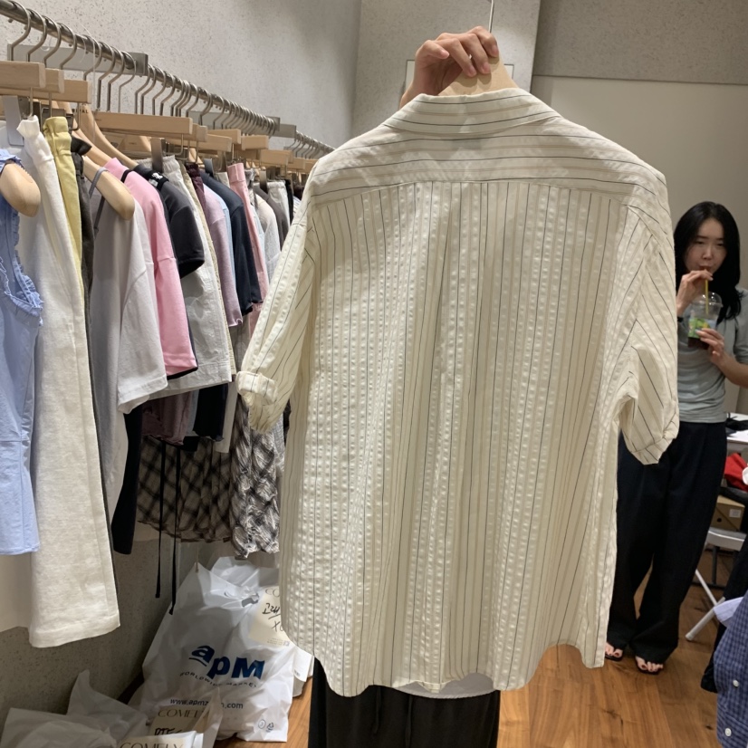 COMELY韓國直郵女裝新品熱賣時尚26春夏人氣襯衫蕾絲衫條紋COMELY襯衫/蕾絲衫