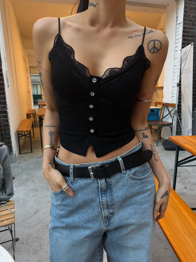 ABBEYLEE韓國代購女裝新款26夏季休閑26春夏吊帶背心蕾絲紐扣ABBEYLEE吊帶/背心