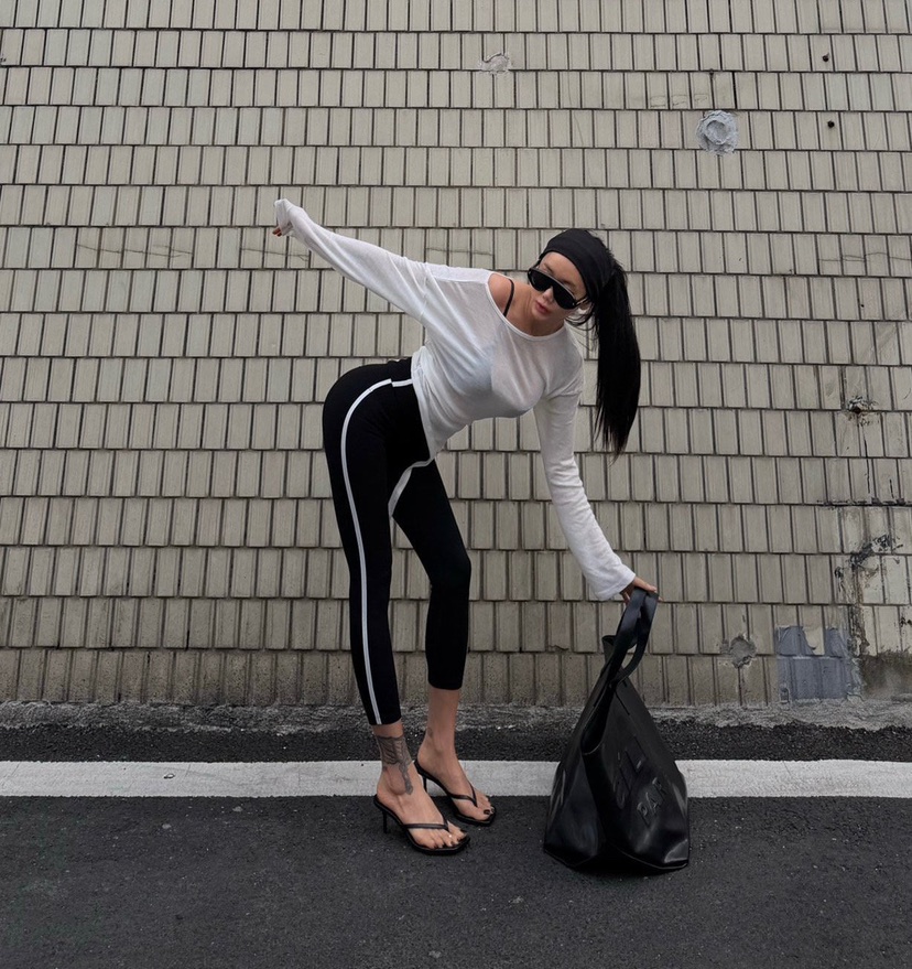 ABBEYLEE韓國代購女裝新品人氣休閑26春夏時尚熱賣長袖T恤ABBEYLEE長袖T恤