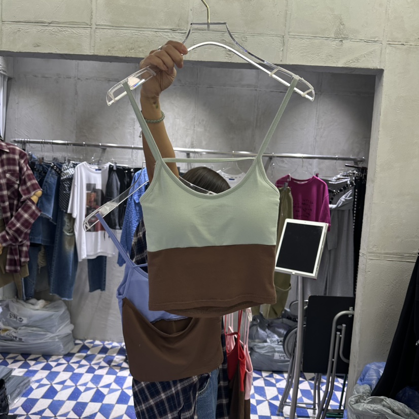 AMOUR韓國直郵女裝新品時尚休閑人氣26春夏職業吊帶背心撞色AMOUR吊帶/背心圖色2