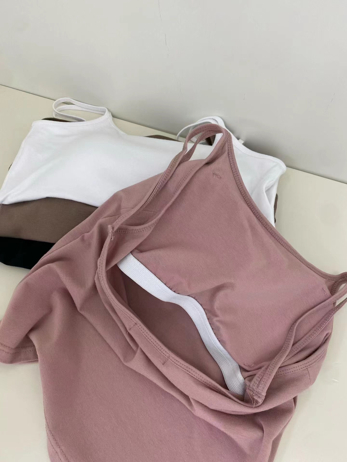 ONTHEMOOD韓國直郵女士新品推薦26夏季休閑職業熱賣吊帶背心RIPPLE吊帶/背心