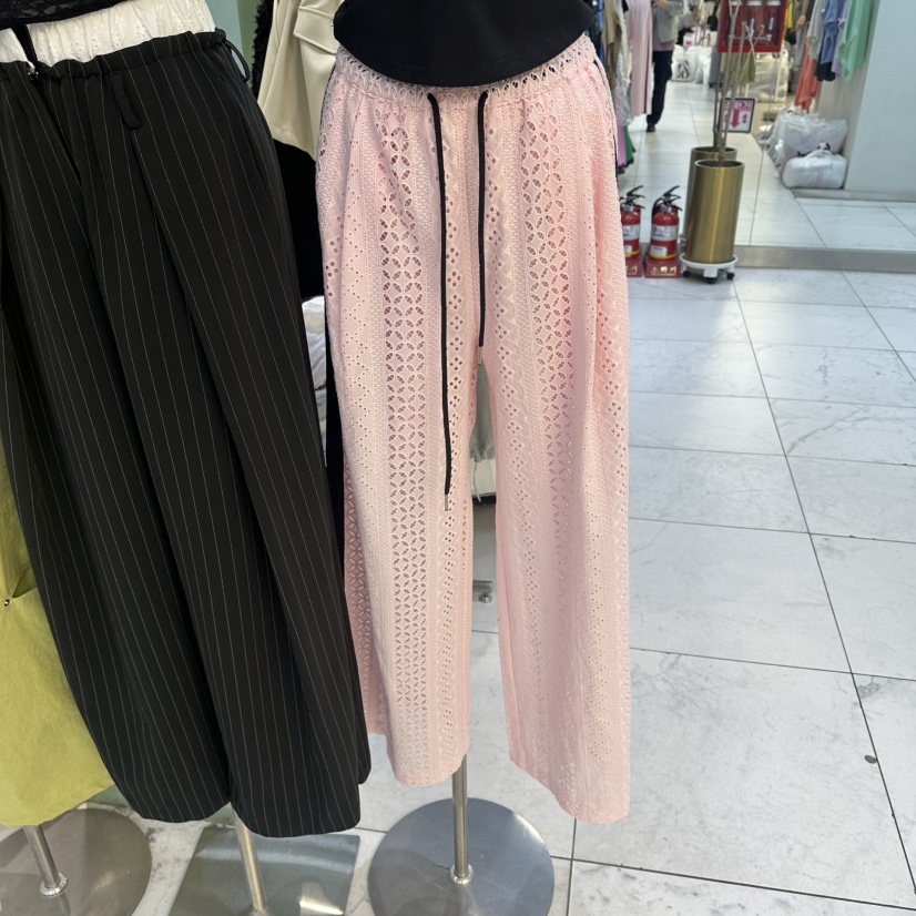 ROMANTIC NEWYORK韓國東大門代購女裝新品熱賣休閑褲蕾絲ROMANTIC NEWYORK休閑褲圖色1