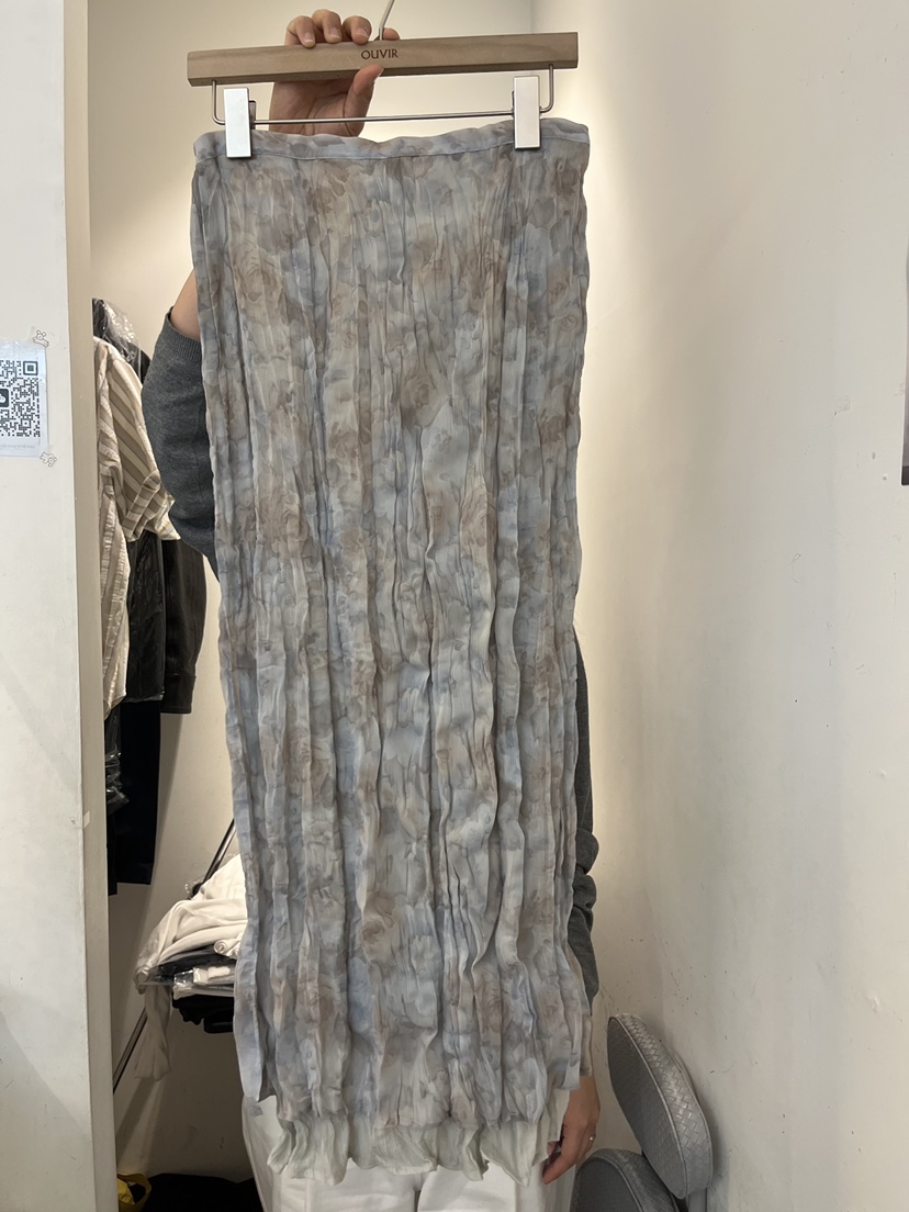 OUVIR韓國直郵女士新款推薦26春夏休閑職業時尚長裙花朵褶裥O.V.R/OUVIR長裙圖色1