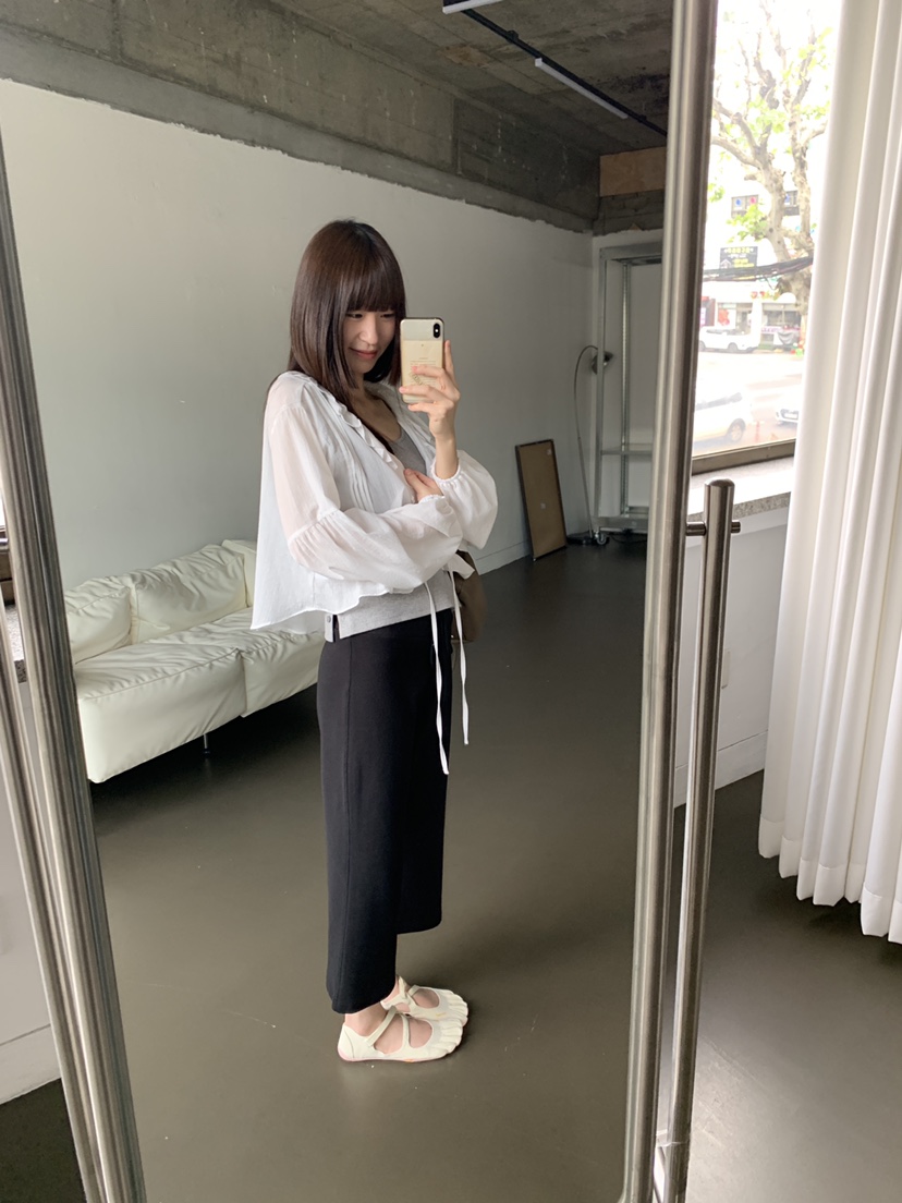 LOGARDEN韓國直郵女裝新款時尚人氣26夏季襯衫蕾絲衫刺繡LO GARDEN襯衫/蕾絲衫
