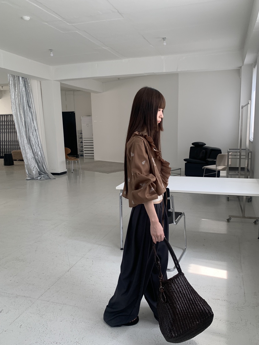LOGARDEN韓國直郵女士新品26春夏襯衫蕾絲衫不含內搭刺繡LO GARDEN襯衫/蕾絲衫