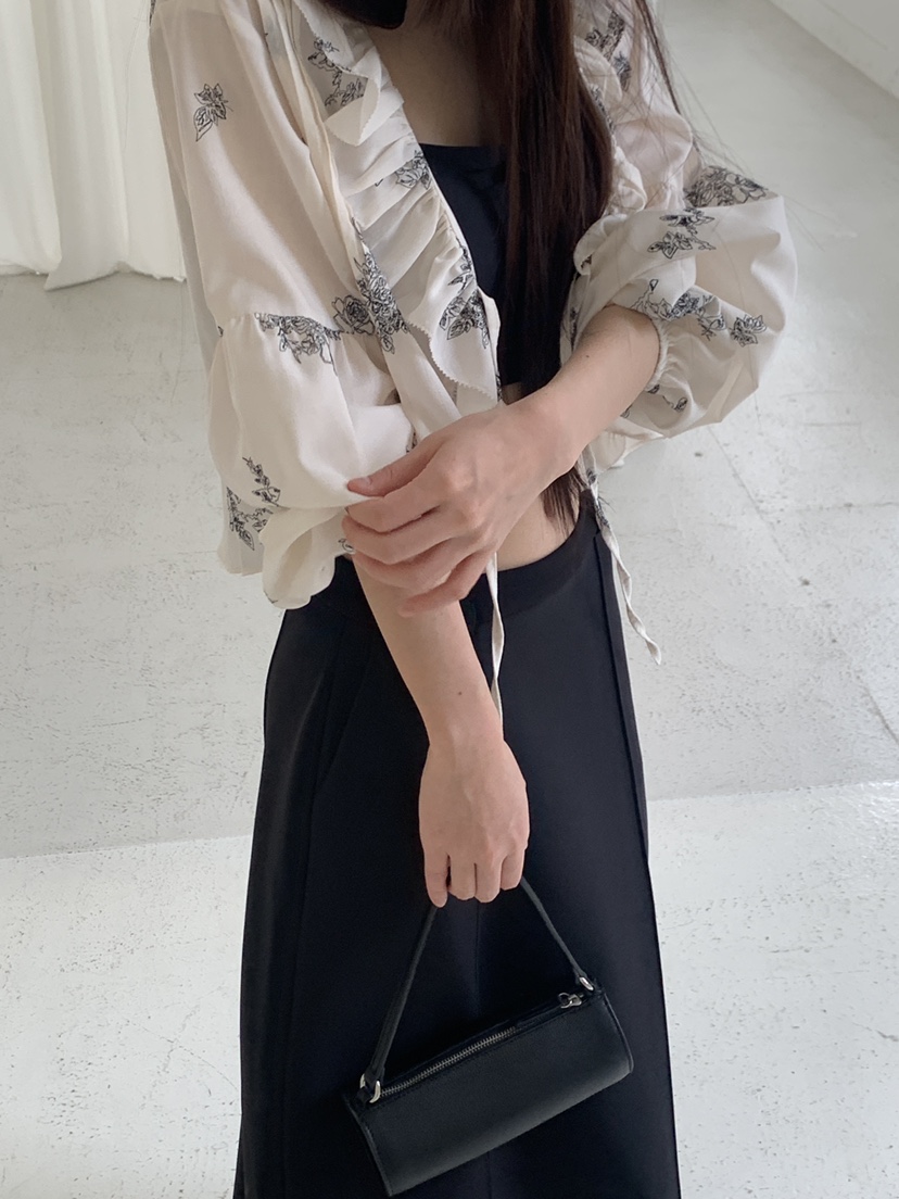 LOGARDEN韓國直郵女士新品26春夏襯衫蕾絲衫不含內搭刺繡LO GARDEN襯衫/蕾絲衫