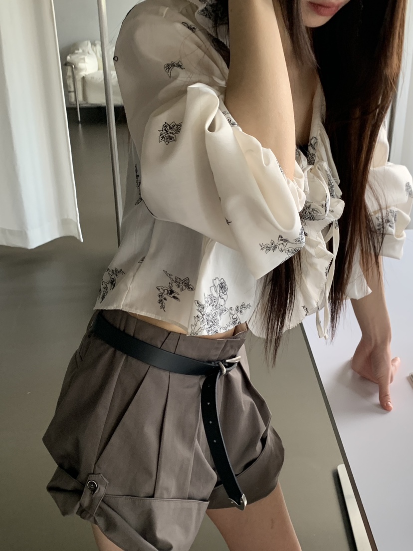 LOGARDEN韓國直郵女士新品26春夏襯衫蕾絲衫不含內搭刺繡LO GARDEN襯衫/蕾絲衫