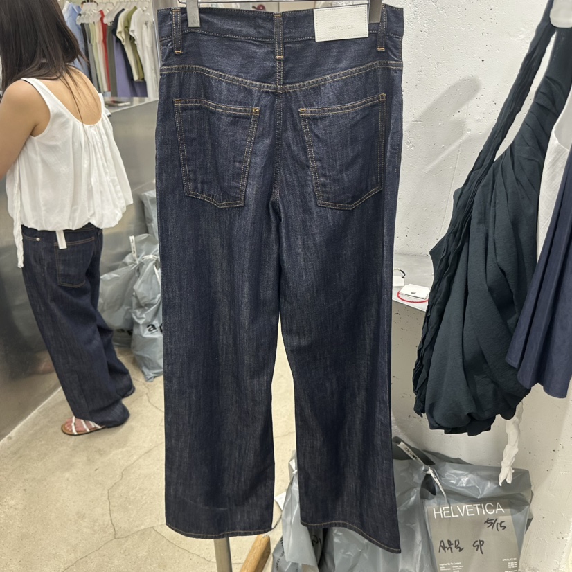 HELVETICA韓國直郵女士新品熱賣時尚26夏季推薦職業牛仔褲HELVETICA牛仔褲