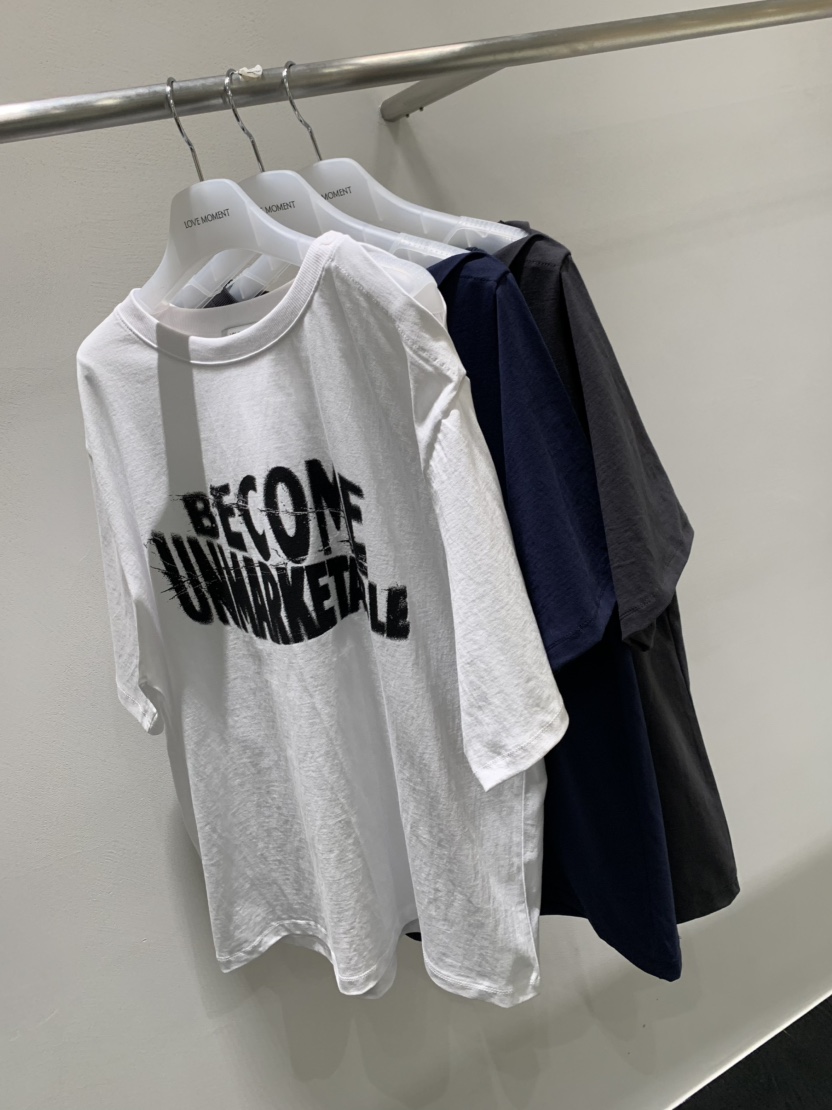 LOVE MOMENT韓國東大門直郵女士新品時尚人氣休閑推薦T恤LOVE MOMENTT恤