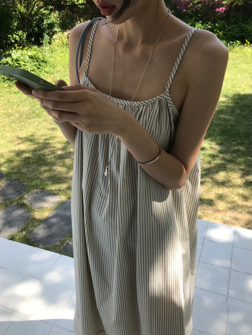 ME MO東大門實拍韓國女士新品推薦職業人氣26春夏連衣裙ME MO連衣裙