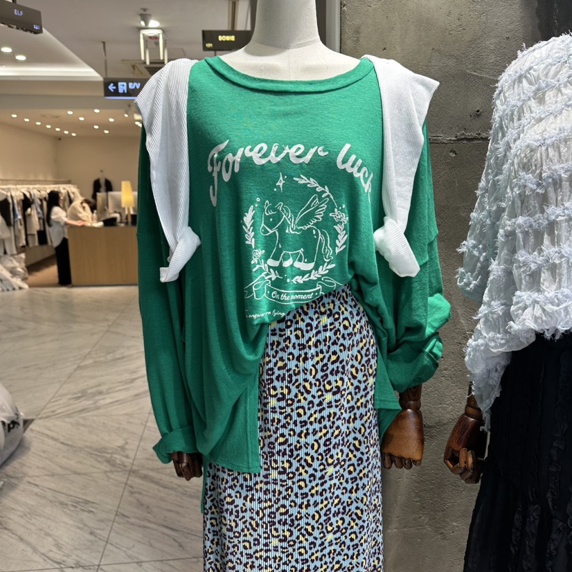 RUNWAY-런웨이韓國東大門直郵女裝新款推薦人氣26夏季長袖T恤RUNWAY長袖T恤