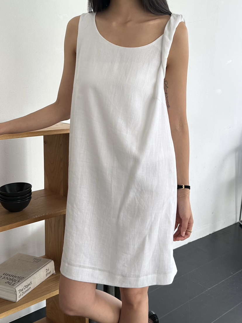 LE VASE韓國直郵女裝新款熱賣26夏季職業休閑26春夏連衣裙LE VASE連衣裙圖色2
