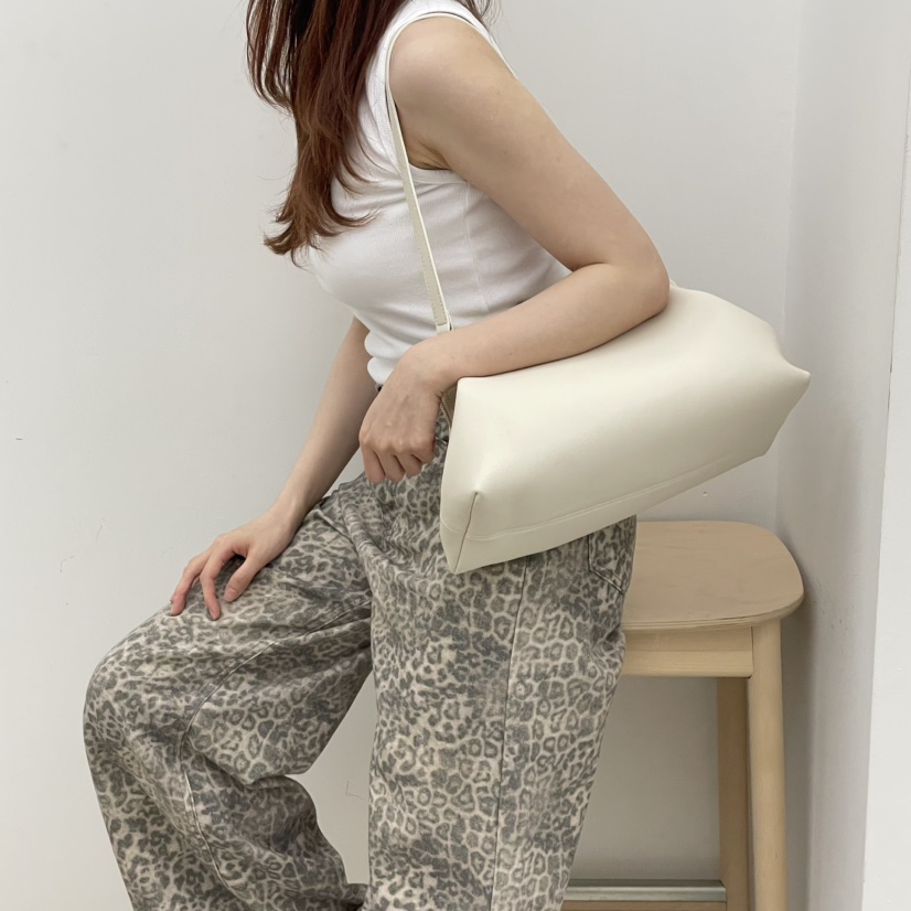 J PLACE韓國代購女裝新品熱賣26夏季人氣單肩斜跨包柔軟J PLACE單肩/斜跨包
