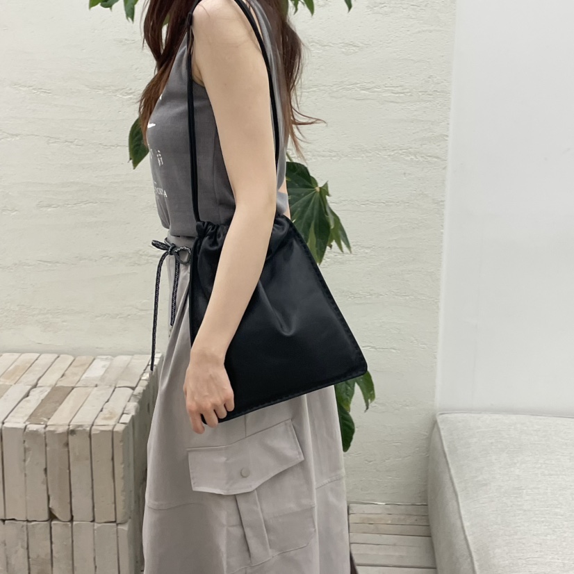 J PLACE韓國直郵女裝新款職業時尚26夏季人氣單肩斜跨包J PLACE單肩/斜跨包