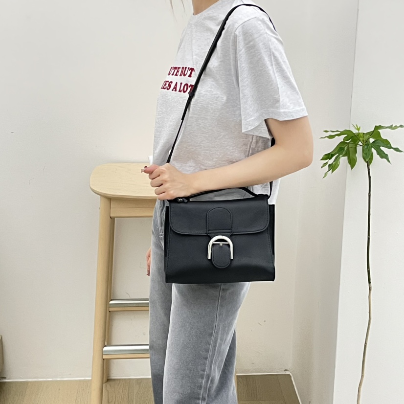 J PLACE東大門實拍韓國女士新款推薦人氣26春夏單肩斜跨包J PLACE單肩/斜跨包