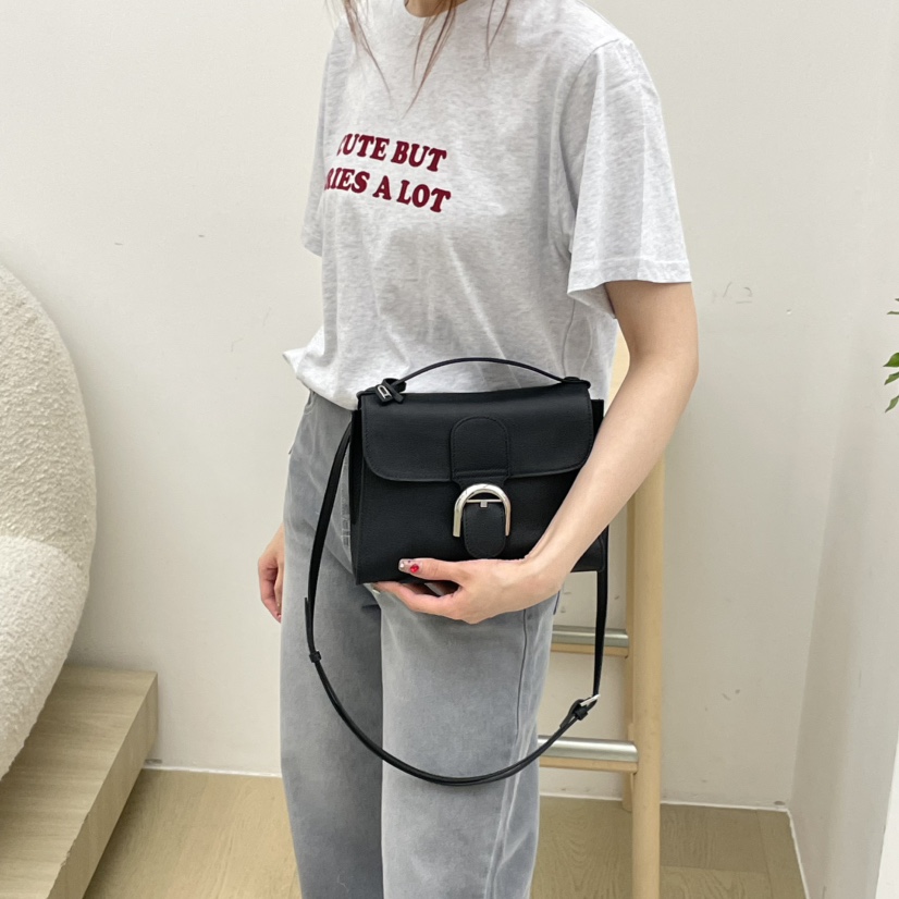 J PLACE東大門實拍韓國女士新款推薦人氣26春夏單肩斜跨包J PLACE單肩/斜跨包