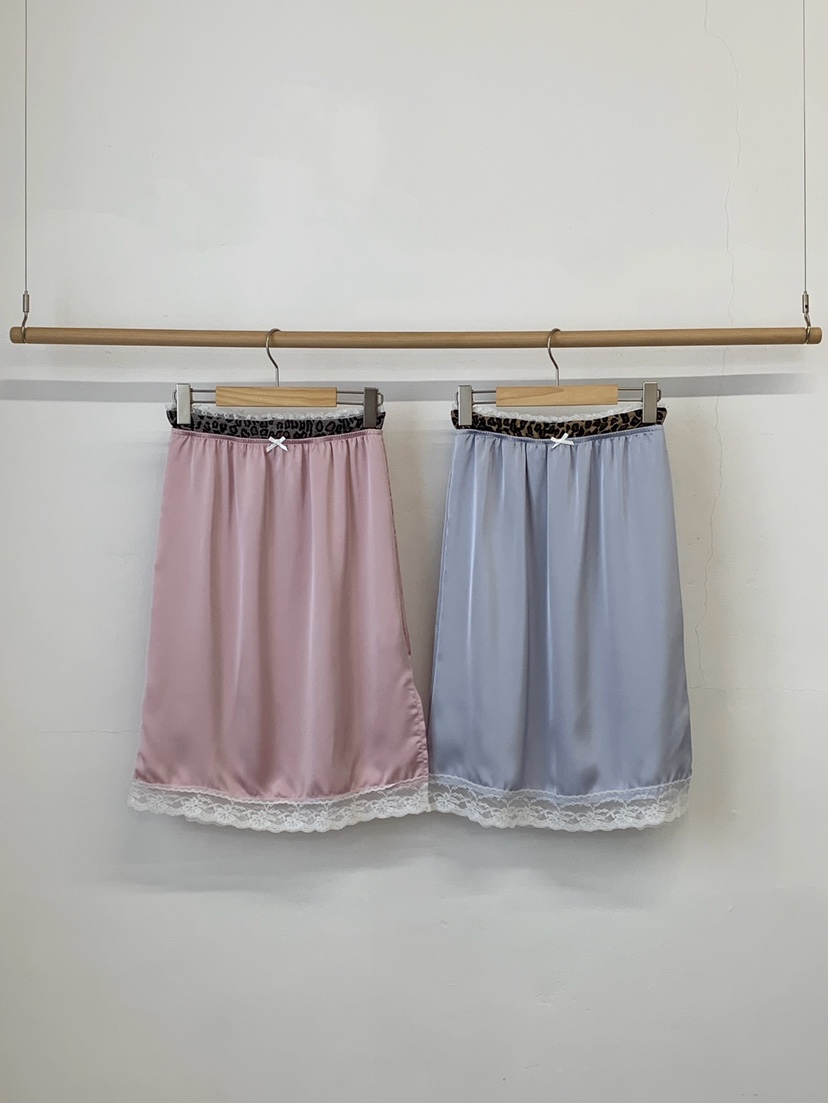 MORE THAN-P東大門實拍韓國女裝新品26春夏半身裙中短裙緞面MORE THAN半身裙/中短裙