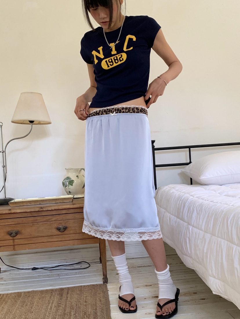 MORE THAN-P東大門實拍韓國女裝新品26春夏半身裙中短裙緞面MORE THAN半身裙/中短裙
