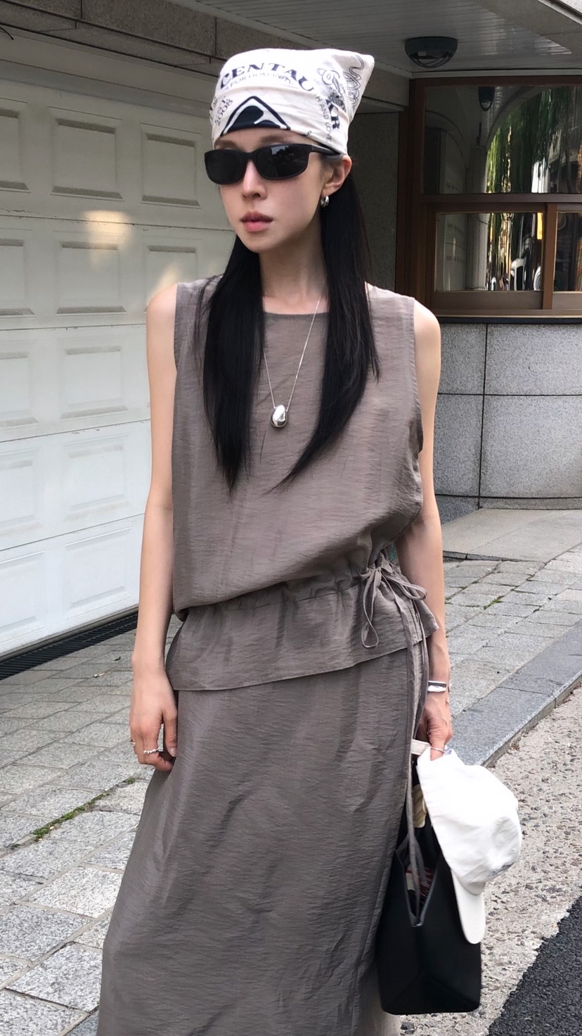 OVER RICH東大門實拍韓國女士新品26春夏職業26夏季連衣裙OVER RICH連衣裙