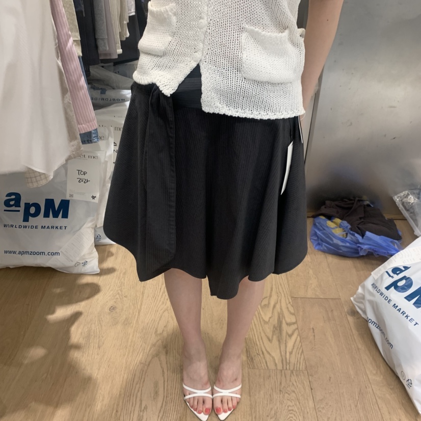 MEET ME韓國直郵女士新品26春夏人氣時尚短裙不對稱含腰帶MEET ME短裙圖色2