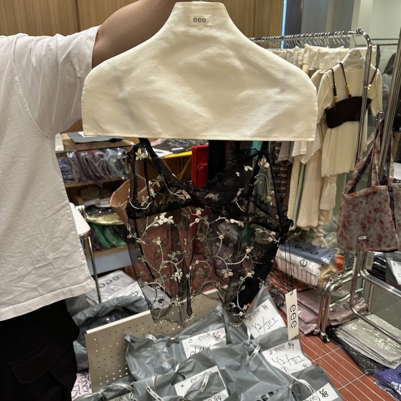 EEE韓國東大門代購女裝新品休閑推薦職業26夏季吊帶背心蕾絲EEE吊帶/背心圖色2