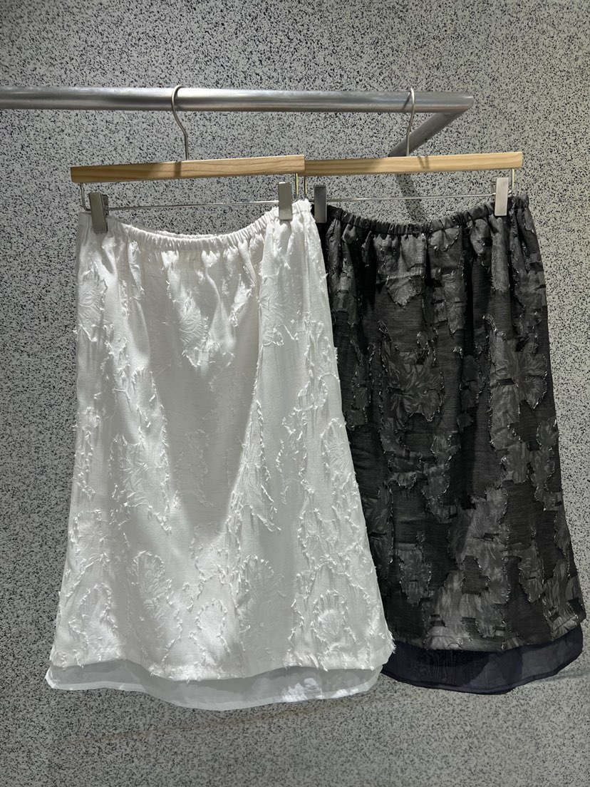 ADDICTED韓國東大門直郵女裝新品26夏季推薦熱賣長裙提花ADDICTED長裙