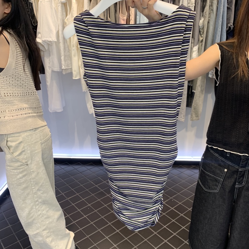 OUS/INCH-L韓國直郵實拍女士新款時尚推薦吊帶背心褶皺OUS/INCH吊帶/背心圖色2