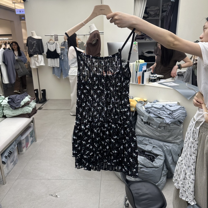 I MFACT韓國直郵女士新品時尚推薦職業熱賣26春夏連衣裙蕾絲I MFACT連衣裙圖色2