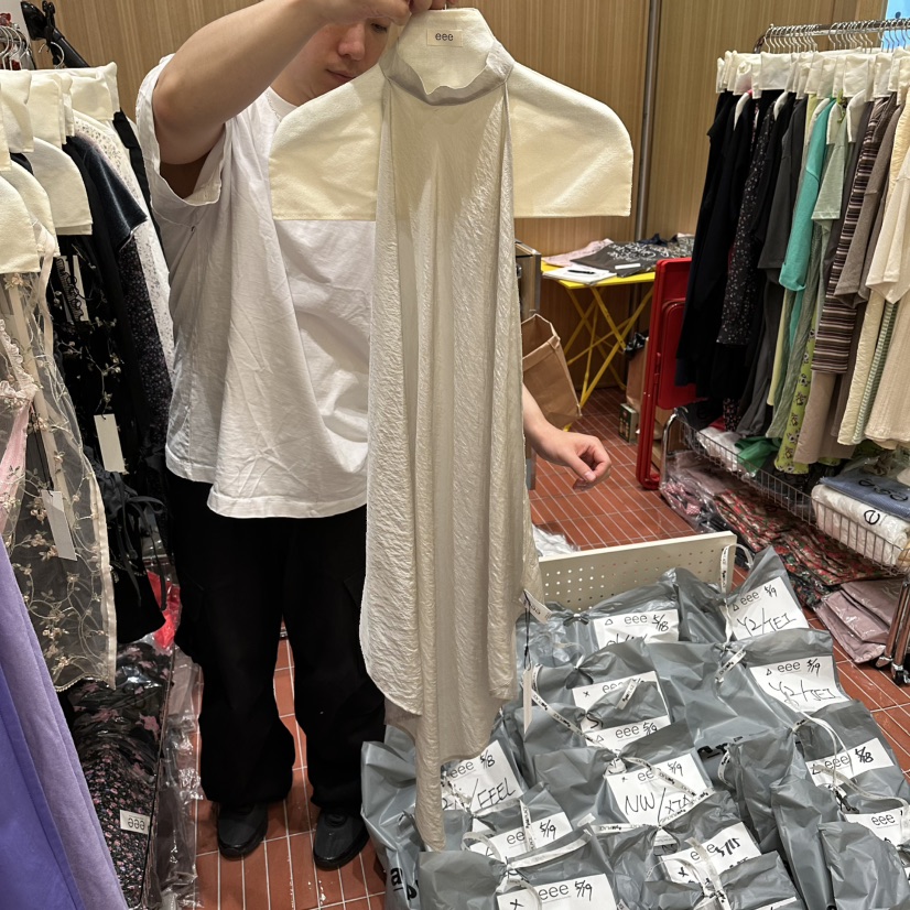 EEE韓國直郵女士新款職業熱賣26夏季人氣推薦26春夏吊帶背心EEE吊帶/背心圖色1