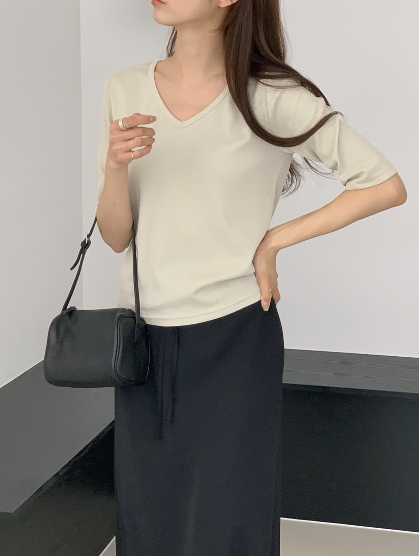 NOTICE韓國代購女裝新款時尚休閑26春夏推薦熱賣職業T恤V領NOTICET恤