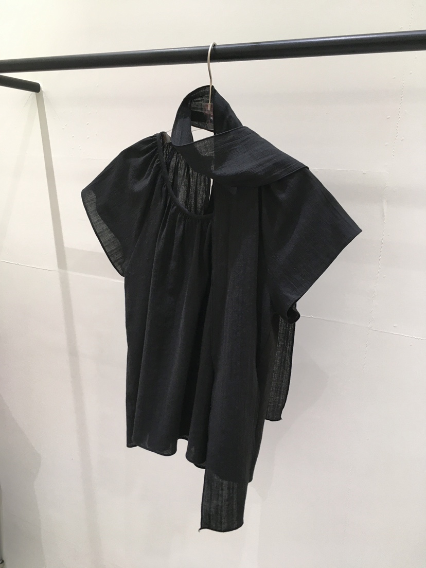 HEUMUTA韓國直郵女裝新品推薦時尚人氣襯衫蕾絲衫褶皺圍巾HEUMUTA襯衫/蕾絲衫