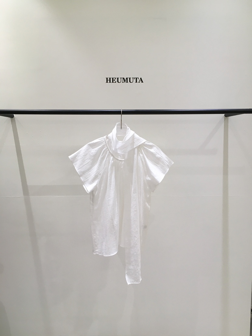 HEUMUTA韓國直郵女裝新品推薦時尚人氣襯衫蕾絲衫褶皺圍巾HEUMUTA襯衫/蕾絲衫圖色1