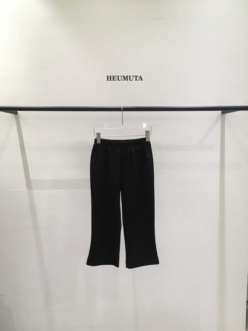 HEUMUTA韓國代購女裝新款熱賣26夏季人氣職業26春夏時尚短褲HEUMUTA短褲圖色1