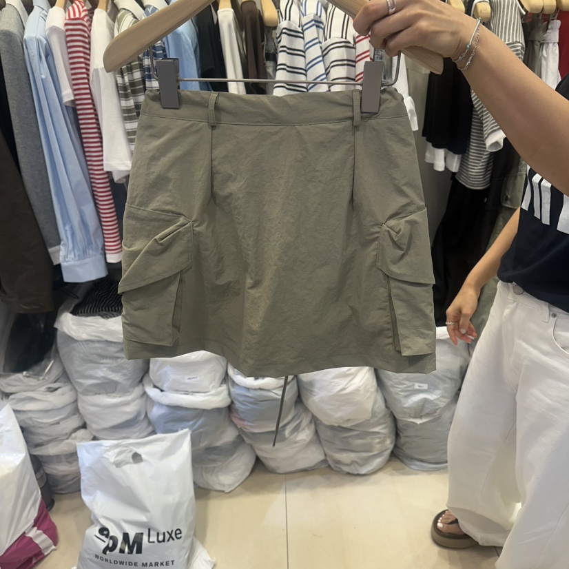 Q C韓國直郵實拍女裝新品熱賣職業26夏季人氣26春夏短裙工裝Republlc of qc短裙
