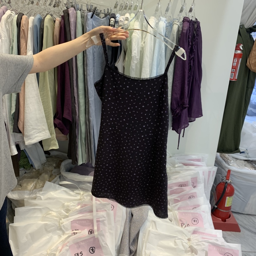 RIVEROOM韓國直郵女士新品推薦熱賣休閑時尚職業26夏季連衣裙RIVEROOM連衣裙圖色2