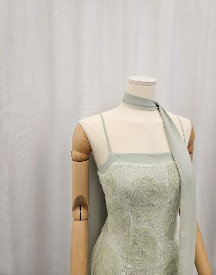 HIGH HEELS韓國直郵女裝新款時尚推薦職業26春夏連衣裙含脖帶HIGH HEELS連衣裙