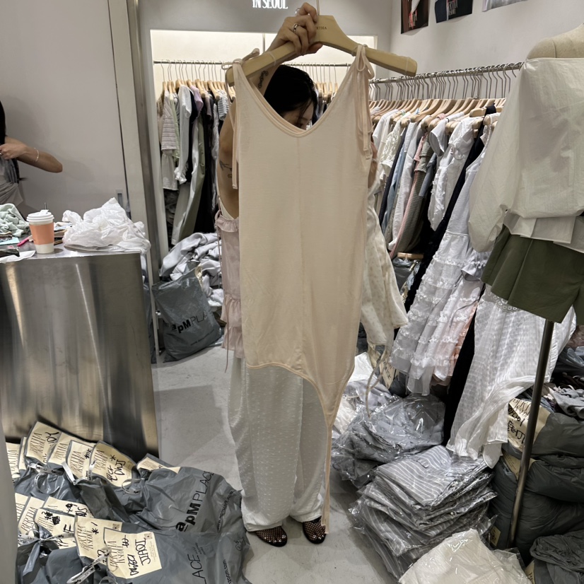 BERTHA韓國直郵實拍女士新款休閑26夏季人氣推薦吊帶背心緞BERTHA吊帶/背心圖色1
